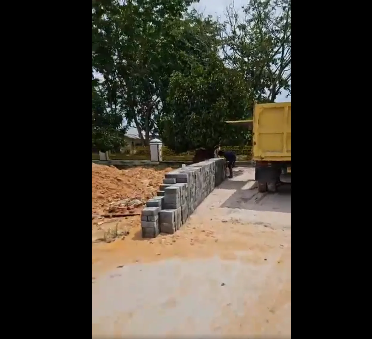 Pemasangan Paving Block Halaman Perumahan Jaya Mukti