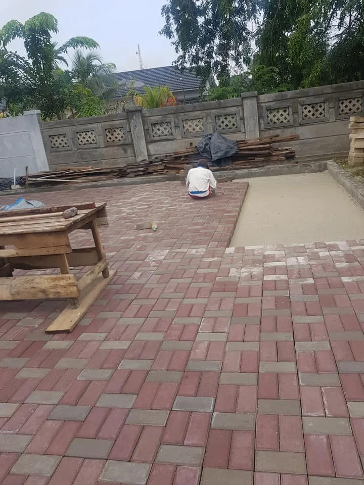 Pemasangan Paving Block untuk Halaman Perumahan Kelakap Tujuh Dumai
