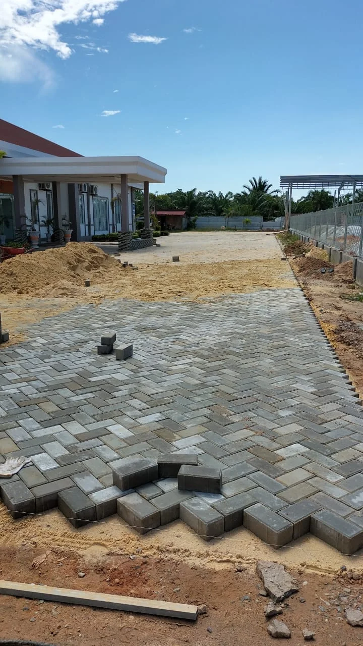 Pemasangan Paving Block Halaman Kantor di Dumai